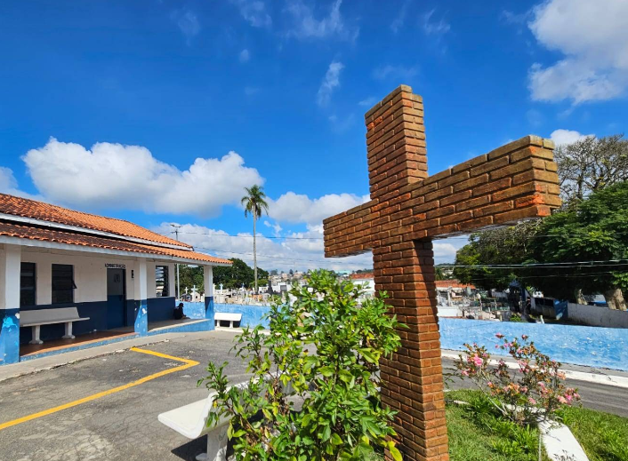  Cemitério Municipal de Caucaia do Alto - Cotia