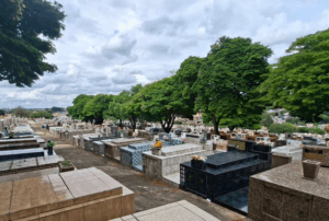 Coroa de Flores Cemitério Nossa Senhora do Montenegro – Jundiaí
