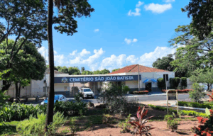 Coroa de Flores Cemitério São João Batista – São José do Rio Preto