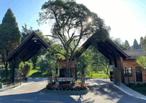 Coroa de Flores Cemitério Parque Vale dos Pinheirais – Mauá